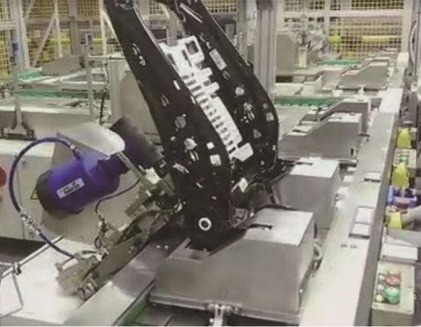 自動鉚接設(shè)備案例圖 自動鉚接設備案例圖